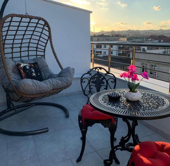 غرفة قياسية مزوَّدة بجاكوزي, Grand Palace