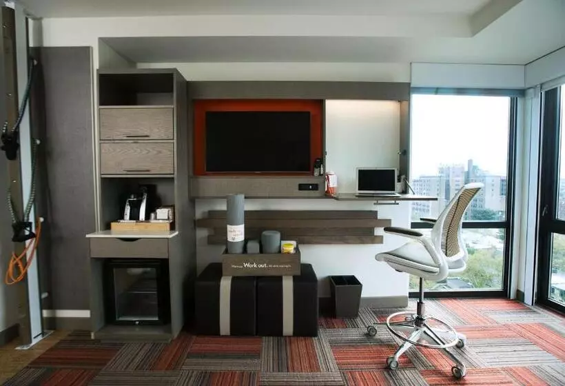 身障者適用キングサイズベッドルーム, Even Hotel Brooklyn, An Ihg