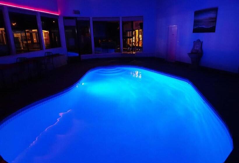 带1个卧室带泳池的公寓, Abbotswood Motor Inn