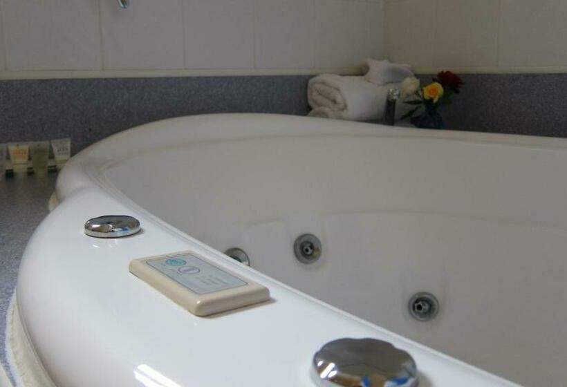 스위트, Dalby Mid Town Motor Inn