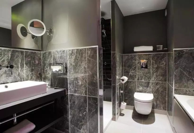 سوییت جونیور, Holiday Inn Manchester   City Centre, An Ihg