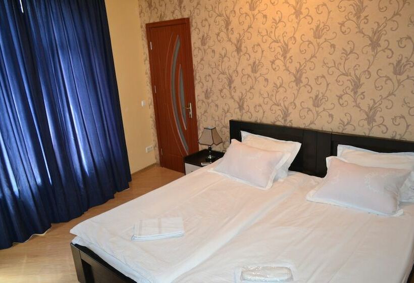 Standard Room, Isaka