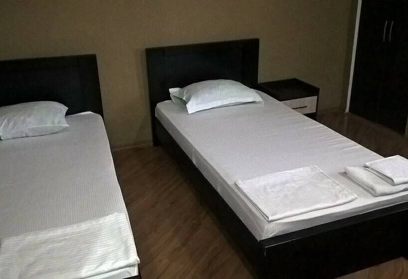 Standard Room, Isaka