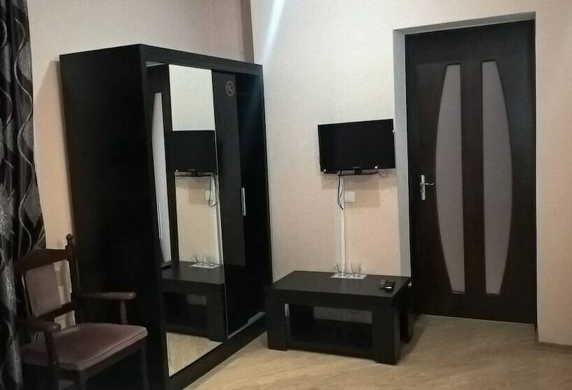 Standard Room, Isaka