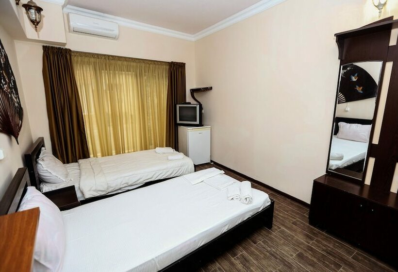 Standard Room, Isaka