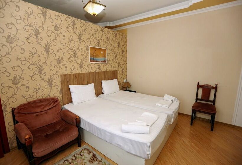 Standard Room, Isaka