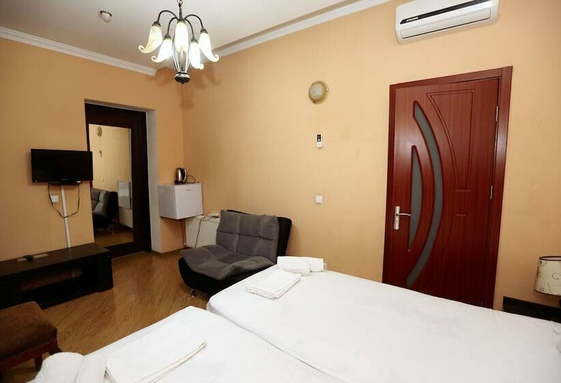 Standard Room, Isaka