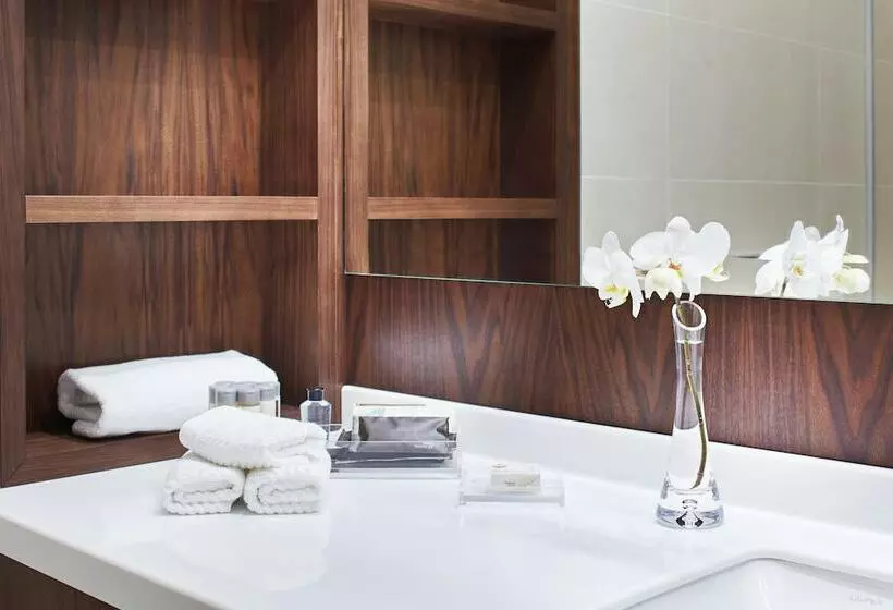 اتاق استاندارد با تخت دوبل, Minsk Marriott