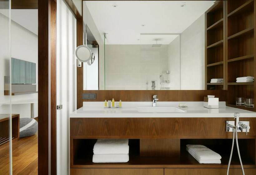 Номер Стандарт Двуспальная Кровать, Minsk Marriott