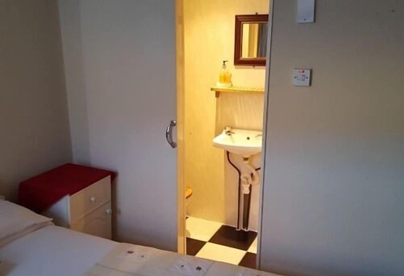 스탠다드 싱글 룸, Myroomz Hollingdales