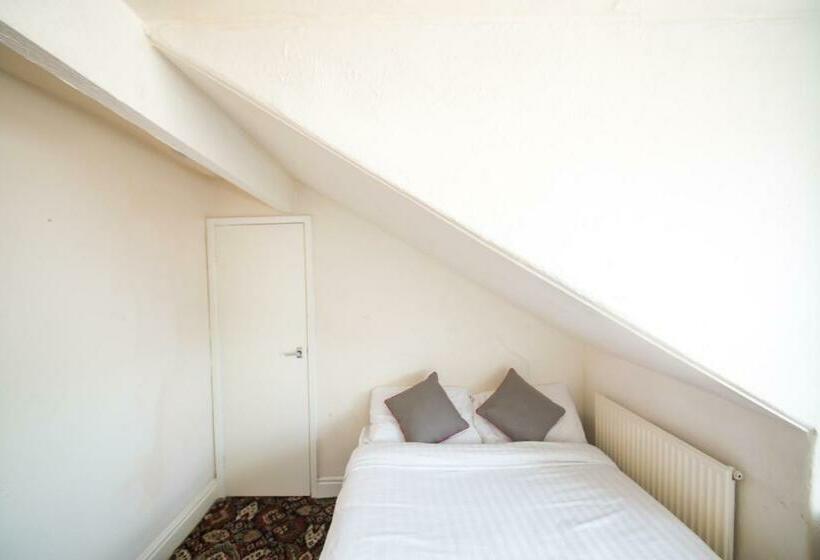 디럭스 패밀리 룸, Myroomz Hollingdales