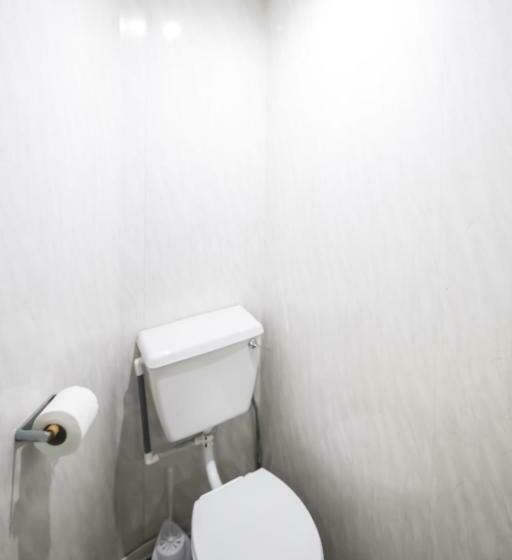 디럭스 패밀리 룸, Myroomz Hollingdales