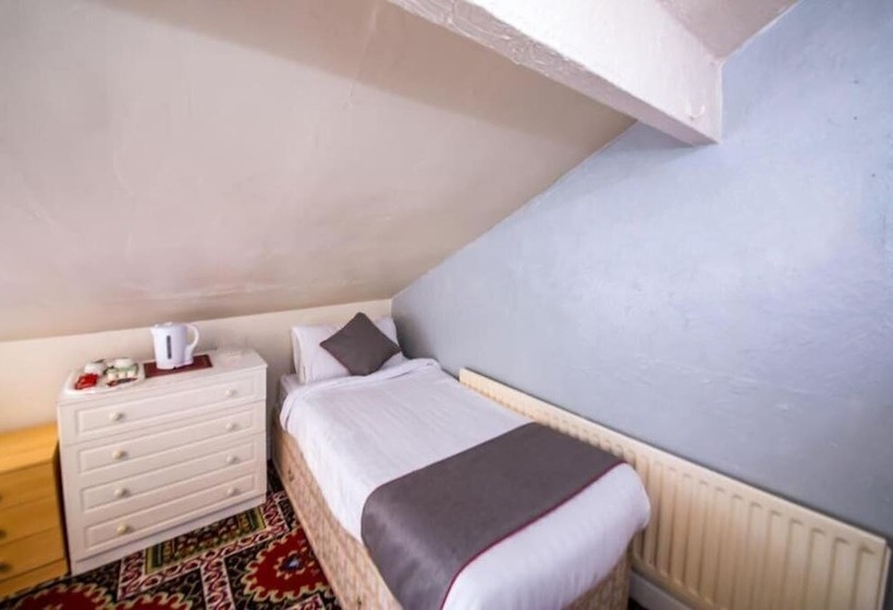 스탠다드 싱글 룸, Myroomz Hollingdales