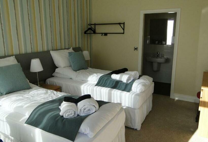 חדר דלוקס, The Maypole At Wellow