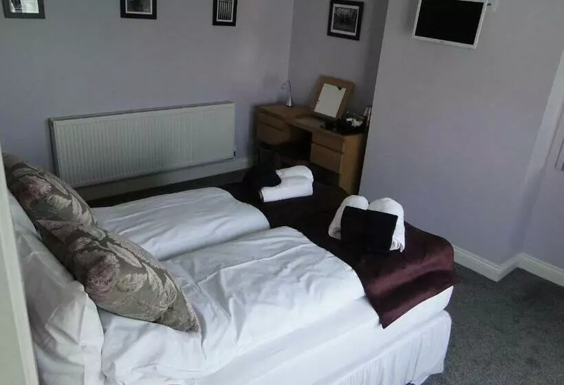 Standard Room, The Maypole At Wellow