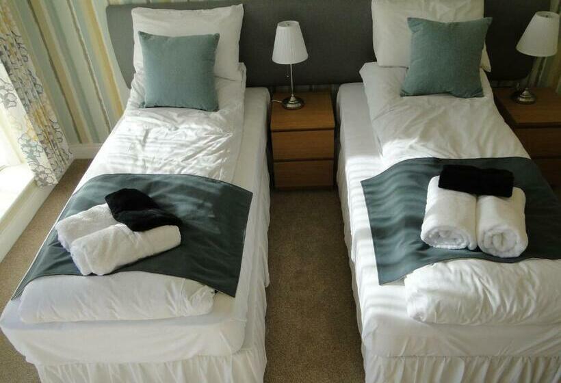 Deluxe Room, The Maypole At Wellow