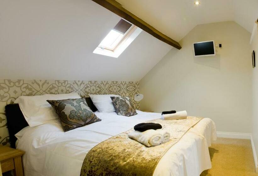 חדר דלוקס, The Maypole At Wellow