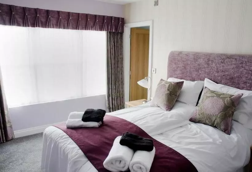 Standard Room, The Maypole At Wellow