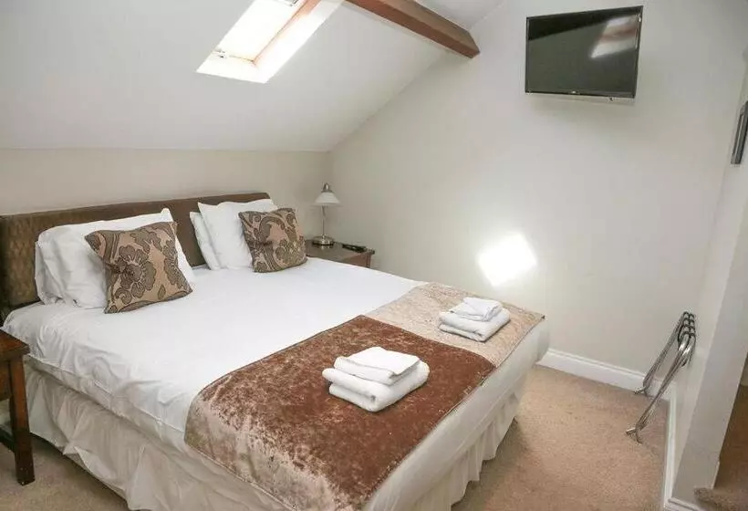 Deluxe Room King Size Bed, The Maypole At Wellow