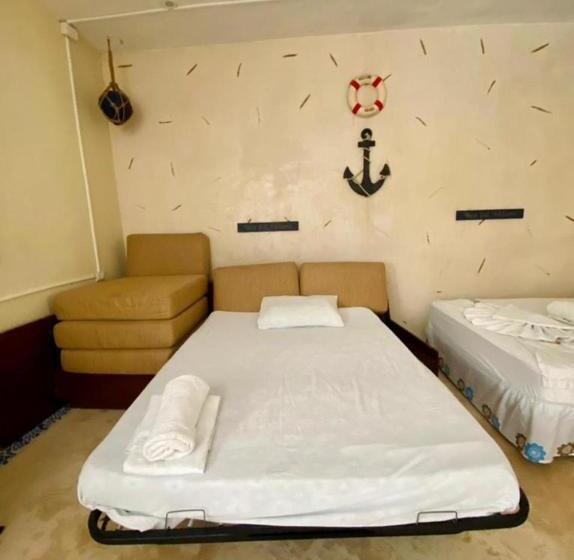 ガーデンビューファミリールーム, La Constanza De Rulo