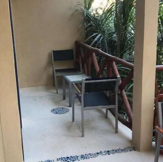 エコノミールーム, La Constanza De Rulo