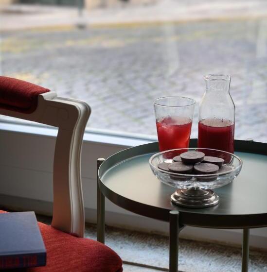 Basic Room, Alecrim Ao Chiado