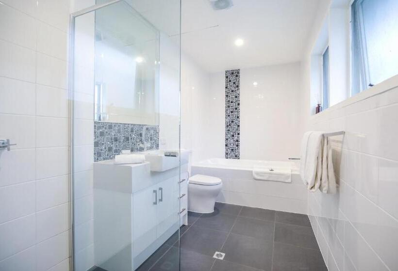 Апартаменты 1 Спальня с Балконом, The Retreat At Stirling