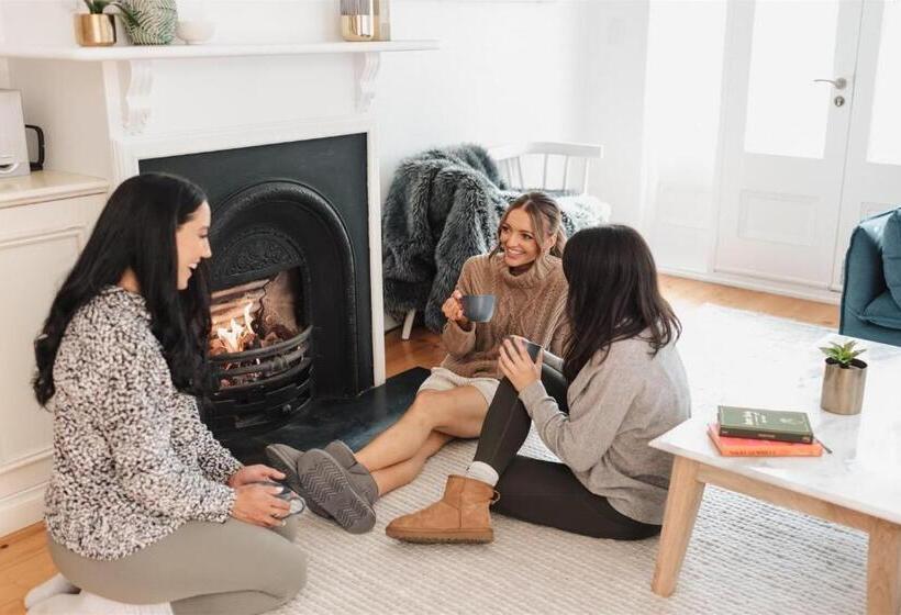 Вилла 2 Спальни, The Retreat At Stirling