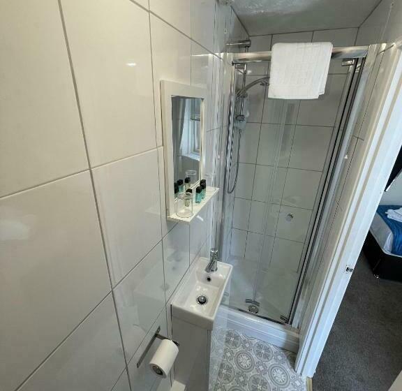 غرفة قياسية, The Wash & Tope