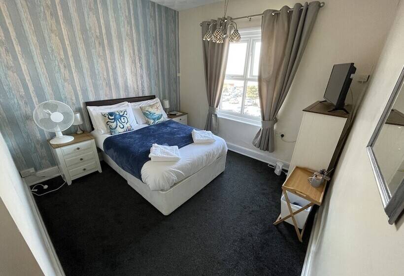 غرفة قياسية مطلّة علي البحر, The Wash & Tope