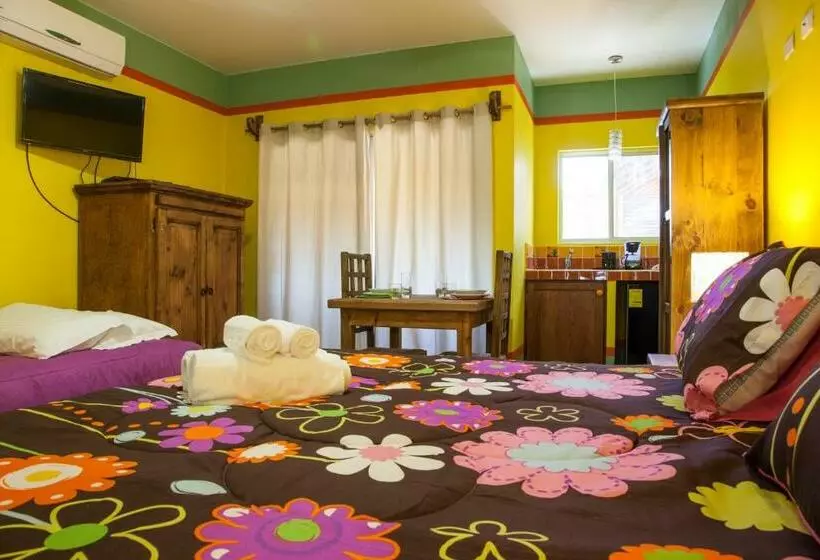 Sviitti Allasnäkymä, Casa Juarez B&b