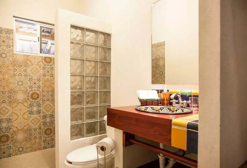Sviitti Allasnäkymä, Casa Juarez B&b