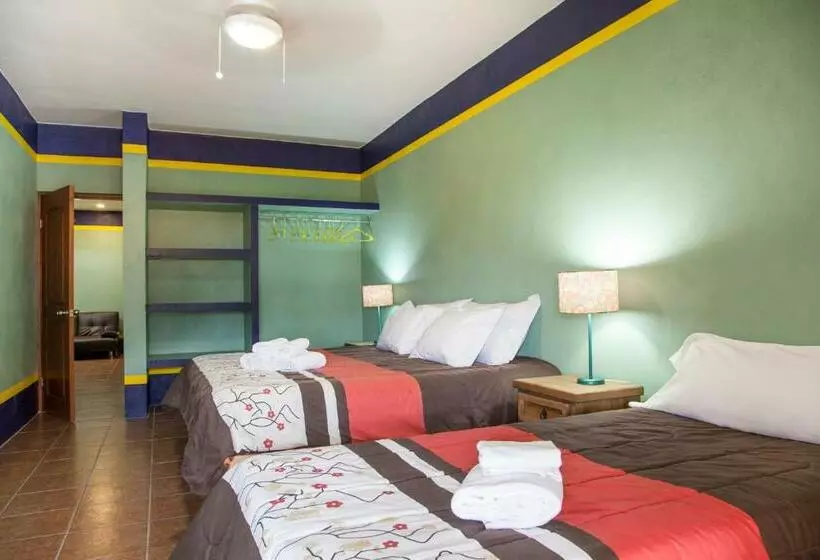 Huoneisto 1 Makuuhuone Allasnäkymä, Casa Juarez B&b