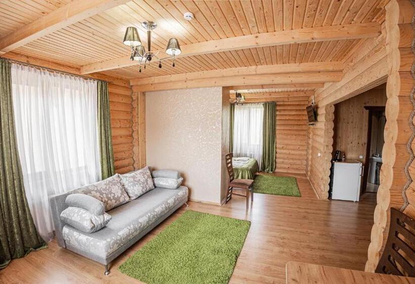 小型套房, Charda