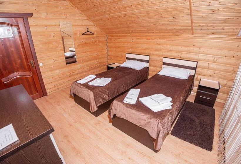 带共用浴室的标准房间, Charda