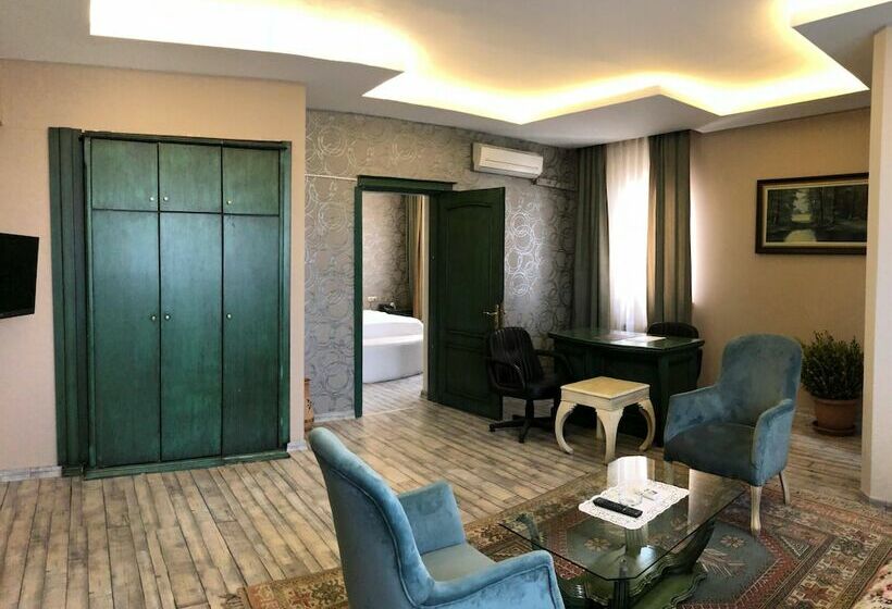 Deluxe Suite Sea View, Aksular