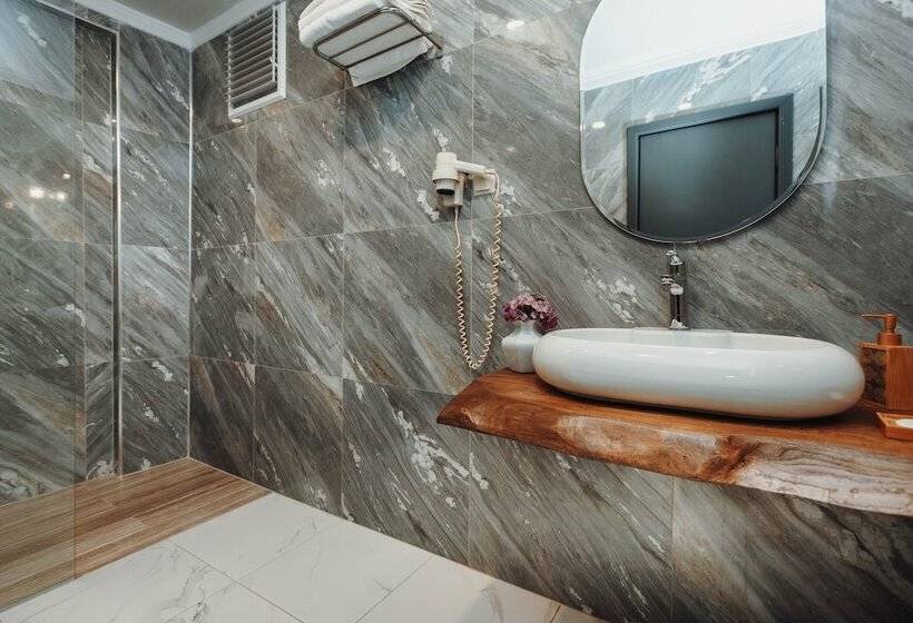 Deluxe Suite Sea View, Aksular