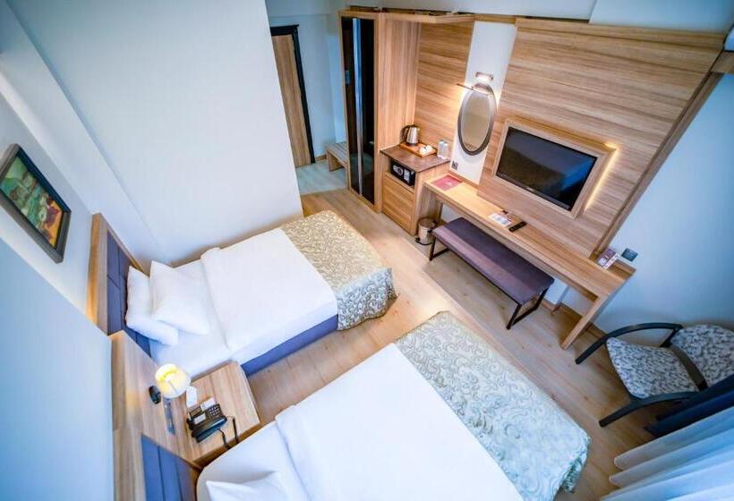 Habitació Estàndard Vista Ciutat, Aksular