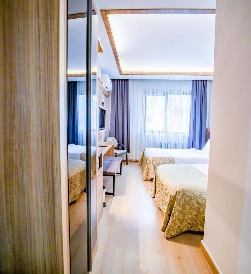 Quarto Standard Vista Cidade, Aksular