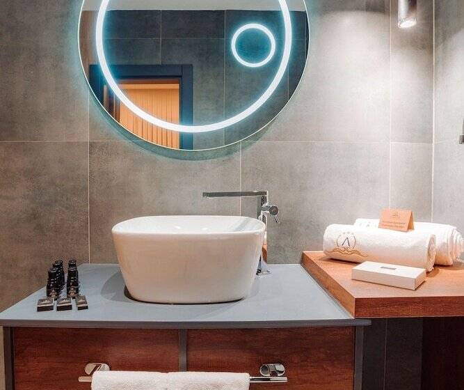 اتاق استاندارد, Aksular