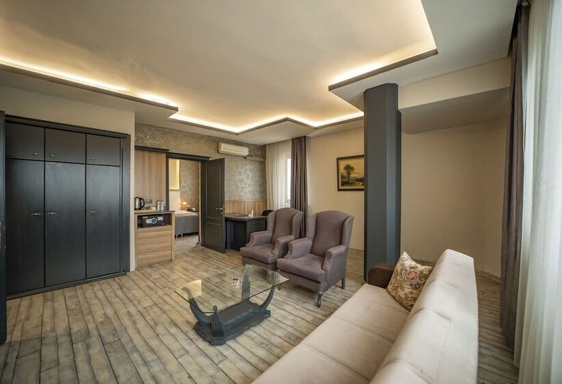 Deluxe Suite Sea View, Aksular