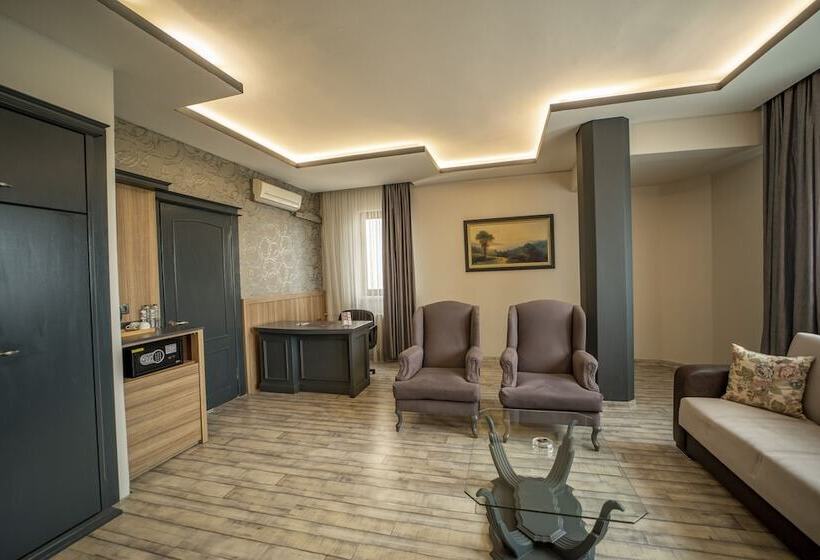 Deluxe Suite Sea View, Aksular