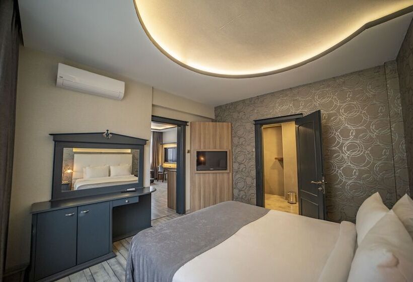 Deluxe Suite Sea View, Aksular