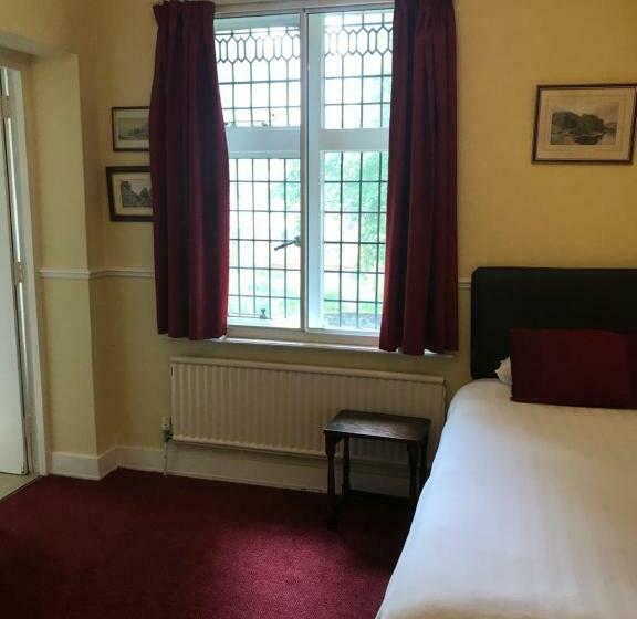 标准单人间, Barons Court