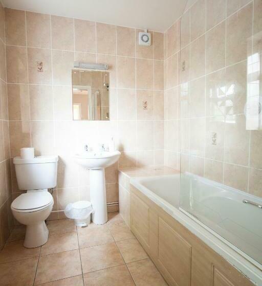 标准间, Barons Court