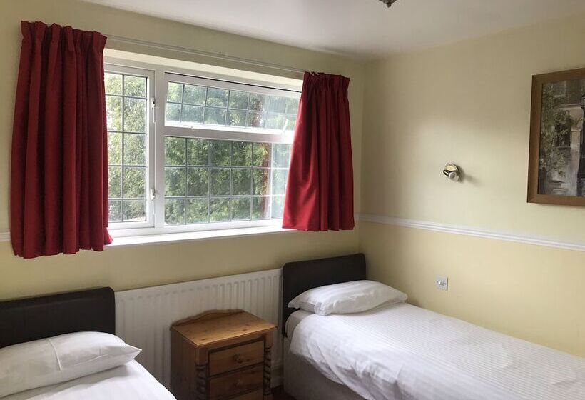 标准间, Barons Court