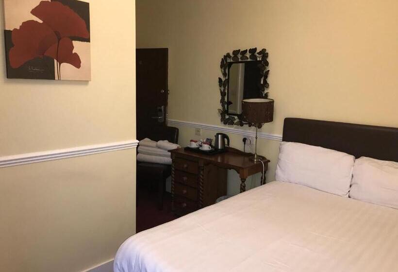 标准间, Barons Court