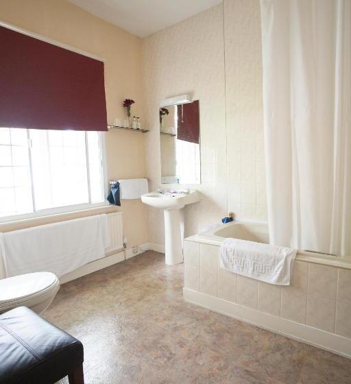 标准间, Barons Court