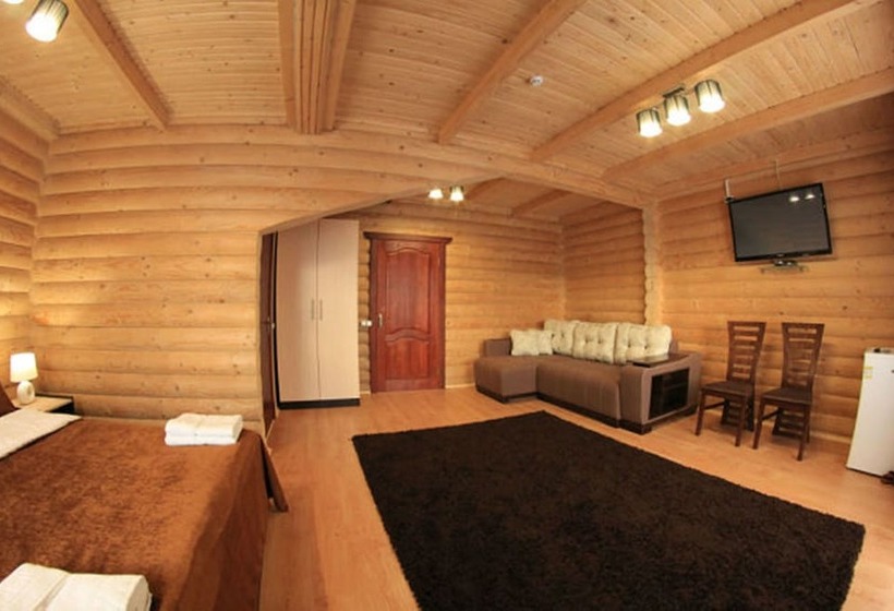 小型套房, Charda