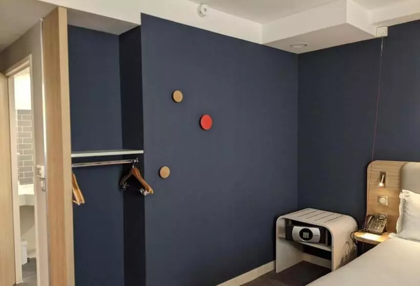 身障者適用スタンダードルーム, Holiday Inn Express Paris   Velizy, An Ihg